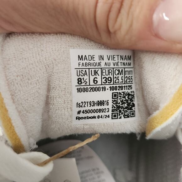 Reebok Women's Club C 85 Sneaker, Chalk/Weathered White/Moon, Size 8.5 - Picture 7 of 10